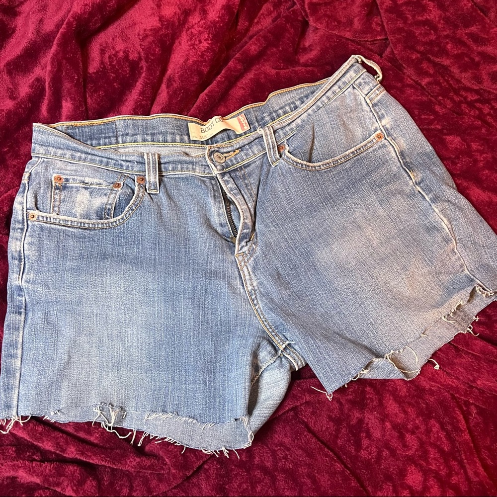 levis cutoff shorts